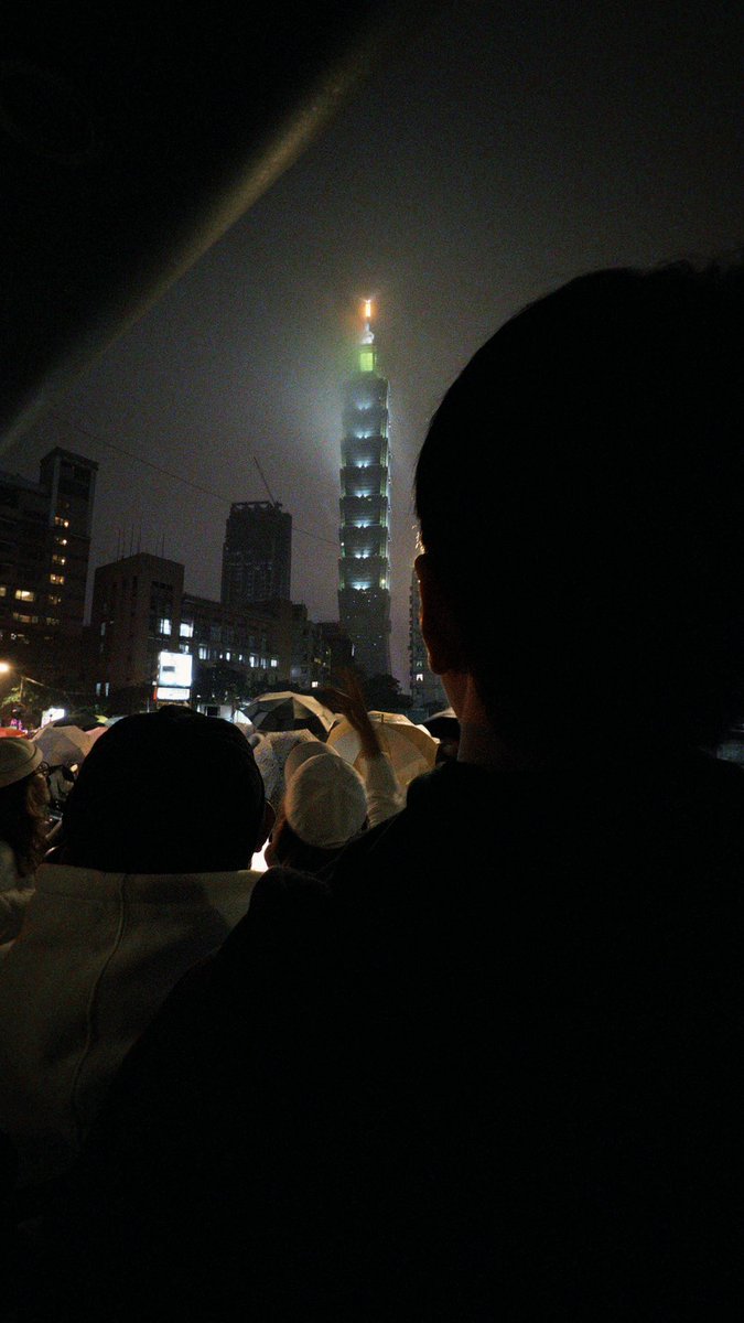 了了一樁心願
一起看101跨年煙火✅
新年快樂呀