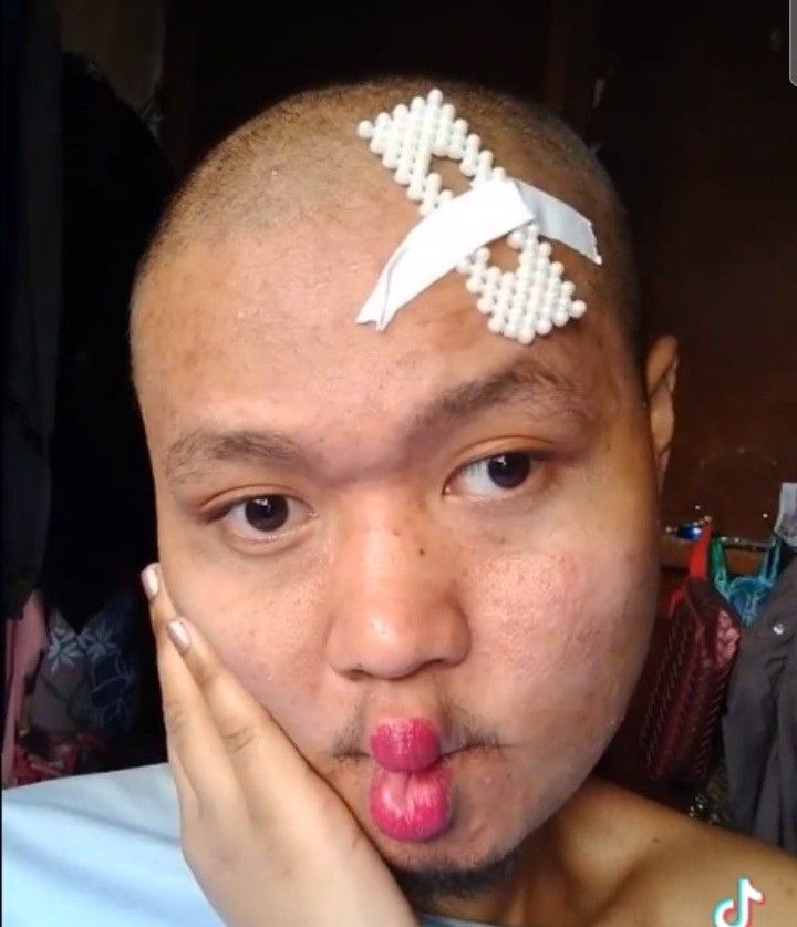 vRaebin's tweet image. Sini cuim