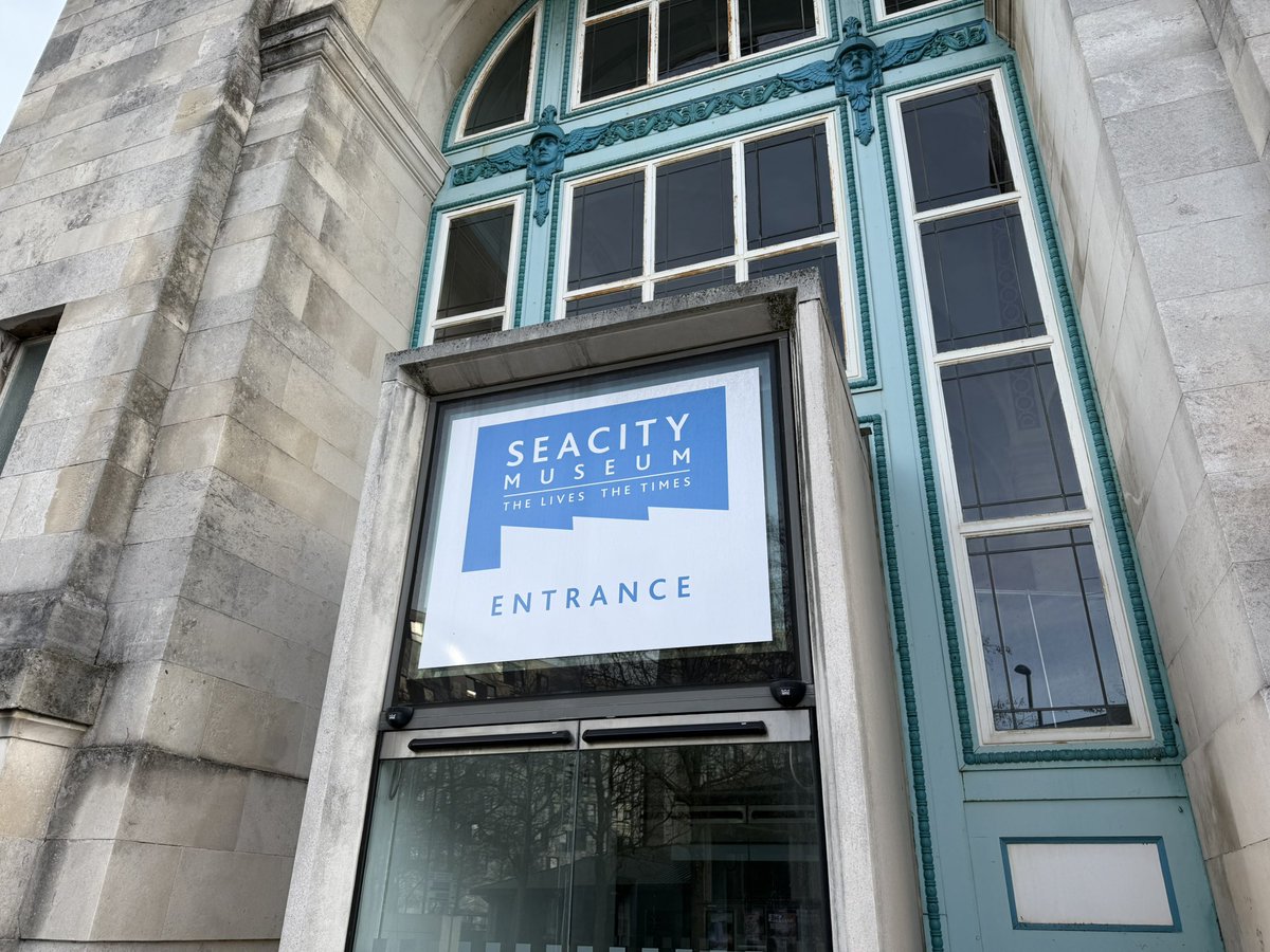 teru_tokyo2020's tweet image. Southampton Central駅に到着
駅にスタバがあってなんか嬉しい

港町だからか風が冷たく寒い
楽しみにしてたタイタニックミュージアムが元日なので休みだった、、、(言われてみれば当たり前)