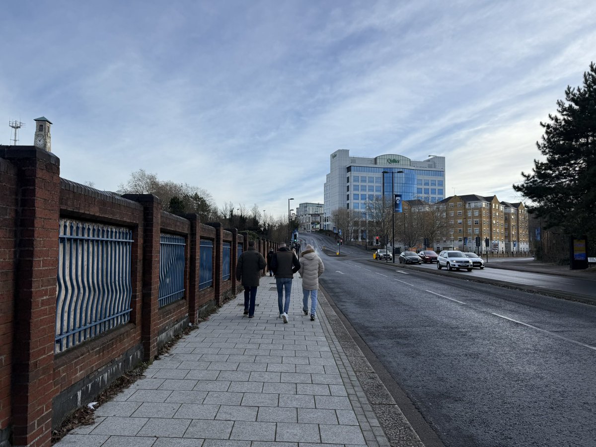 teru_tokyo2020's tweet image. Southampton Central駅に到着
駅にスタバがあってなんか嬉しい

港町だからか風が冷たく寒い
楽しみにしてたタイタニックミュージアムが元日なので休みだった、、、(言われてみれば当たり前)