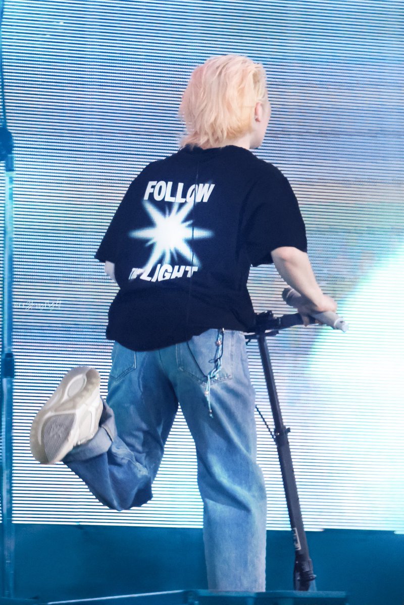 2026년에도
우리 계속 행복하게 함께해요

#우지 #세븐틴 #이지훈 #호시 #권순영 
#SEVENTEEN #WOOZI #ウジ 
#李知勳 #李知勋