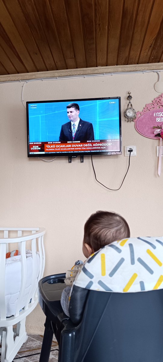 Kızım bugün Ülkü Ocakları Genel Başkanımız Sn. Ahmet Yiğit Yıldırım’ın teşkilatımızın bilimsel, teknolojik ve insani çalışmalarını anlattığı yayını izledi.
Minicik yaşında bu duruşla büyüyor.
 Ülkü Ocakları büyük bir idealdir.
 Kızım ocağa gitmek için şimdiden sabırsızlanıyor.