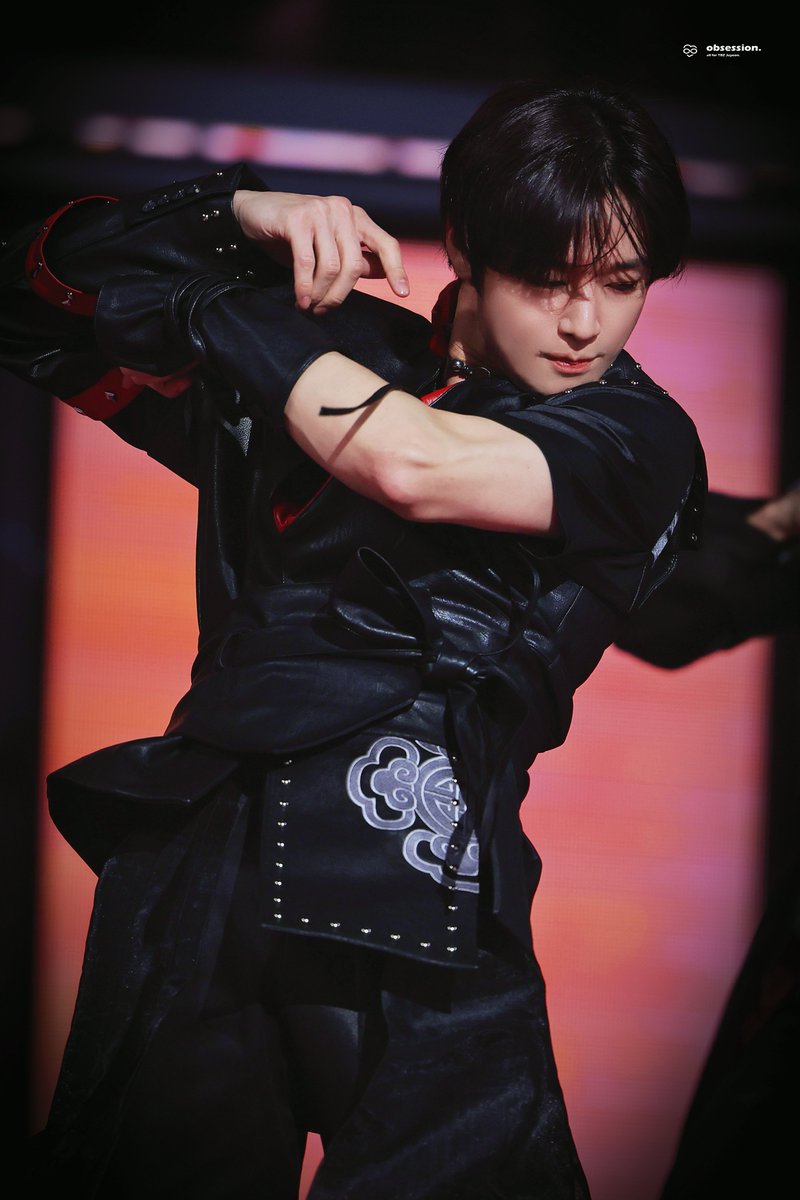 ๐ผ๐ฏ๐๐ฒ๐๐๐ถ๐ผ๐ป. tweet media