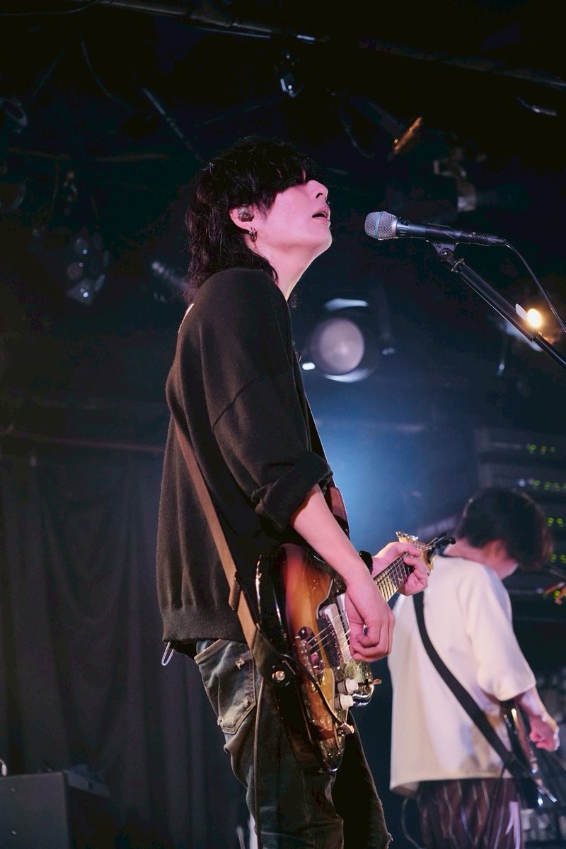 Half_time_Old's tweet photo. 👹お誕生日おめでとう🎉

本日1月1日は…
我らがhttps://t.co/aEigg6osbc鬼頭大晴の誕生日！
おめでとう！

休止期間中もHalf time Oldのボーカルとして走り続けてくれたことが今のバンドの復活の起点になったり、原動力になったり。感謝です。引き続きバンドにも個人活動にも応援いただけたら幸いです https://t.co/ly6UeqEHN2