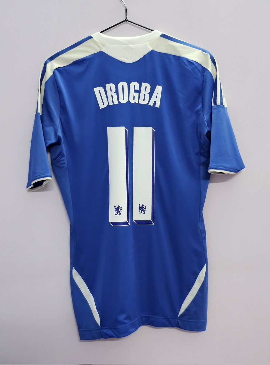 VsKitCorner's tweet image. 🏴󠁧󠁢󠁥󠁮󠁧󠁿 For Sale!

Official Chelsea 2011/12 Home Drogba Techfit player version.

Large. 

Very good condition. 

£150.

#CFC