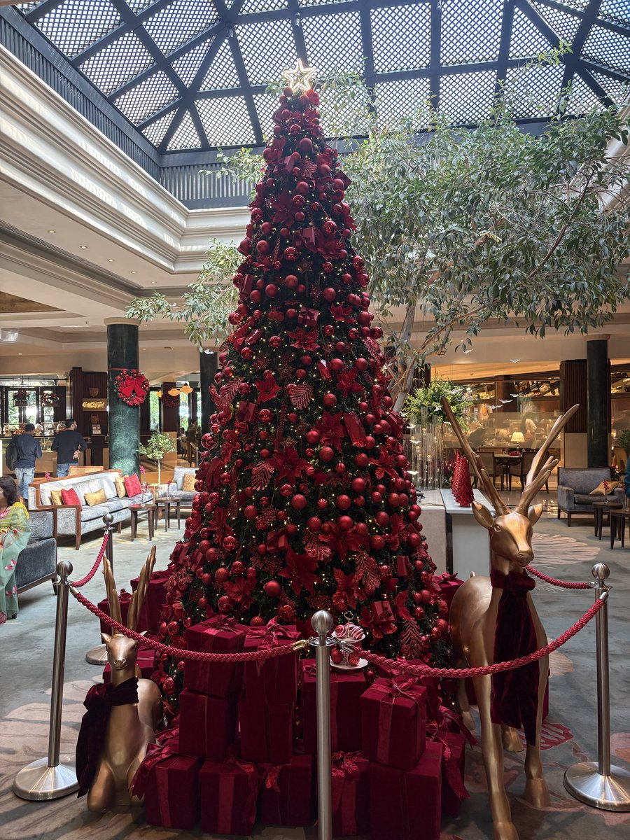 SANJIV006's tweet photo. Seasons Greetings!!! https://t.co/mFpe3DrdL5