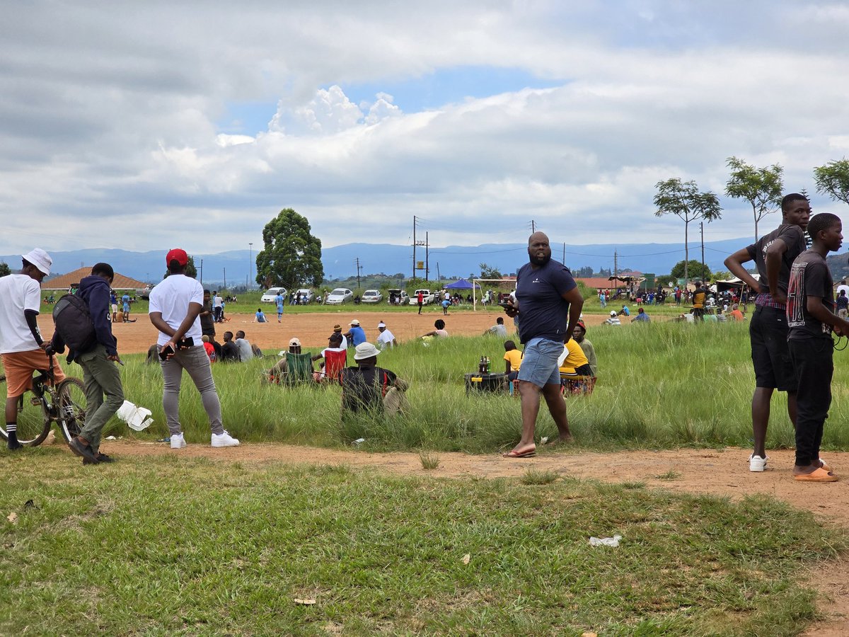 Buyani la Ludzeludze Sports Ground sitobukela ibhola.