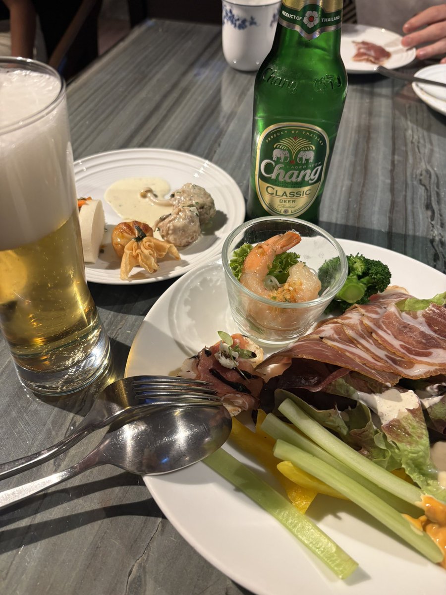 d13_ng's tweet photo. バンコク��終日🇹🇭🐘あっという間！パワフルな国でした〜 https://t.co/pSTgfbHNOb