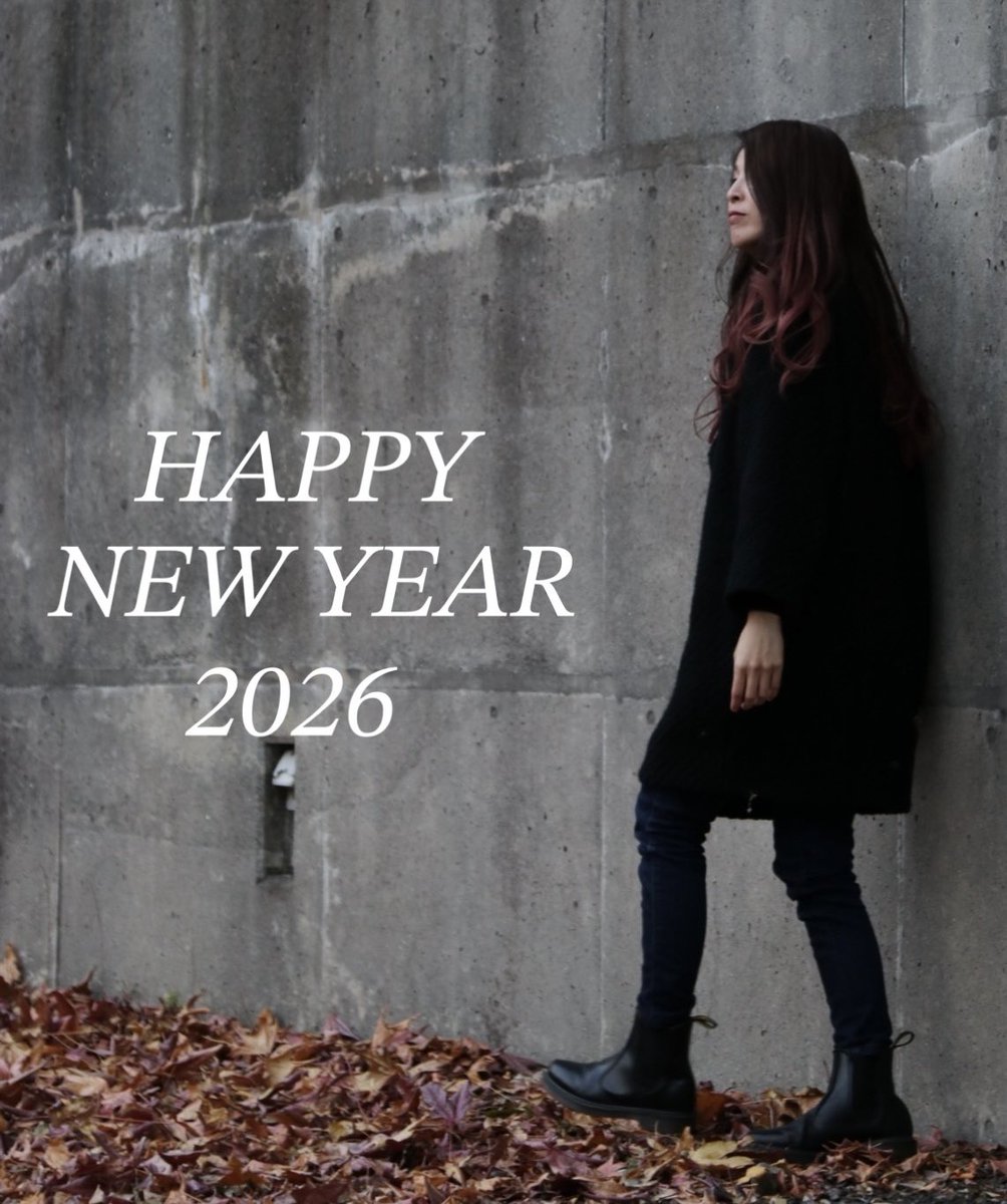 🌅明けましておめでとうございます🌅

2026年も ギターをかかえ マイクに向かい しっかり歌いたいと思います

皆様 今年もよろしくお願いします！