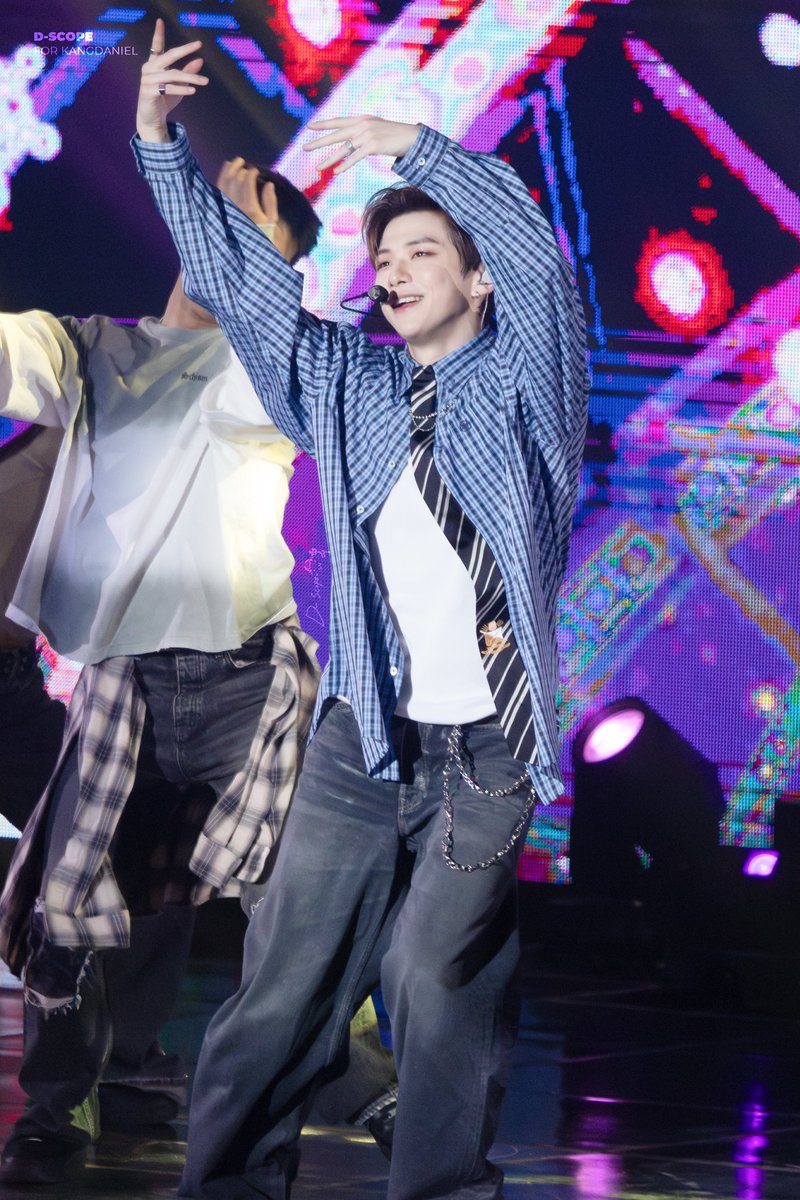 DanikScope's tweet image. tell me something

 - [HQ] 251214 KANGDANIEL FAN CONCERT [RUNWAY : WALK TO DANIEL] Day2 #강다니엘 #KANGDANIEL