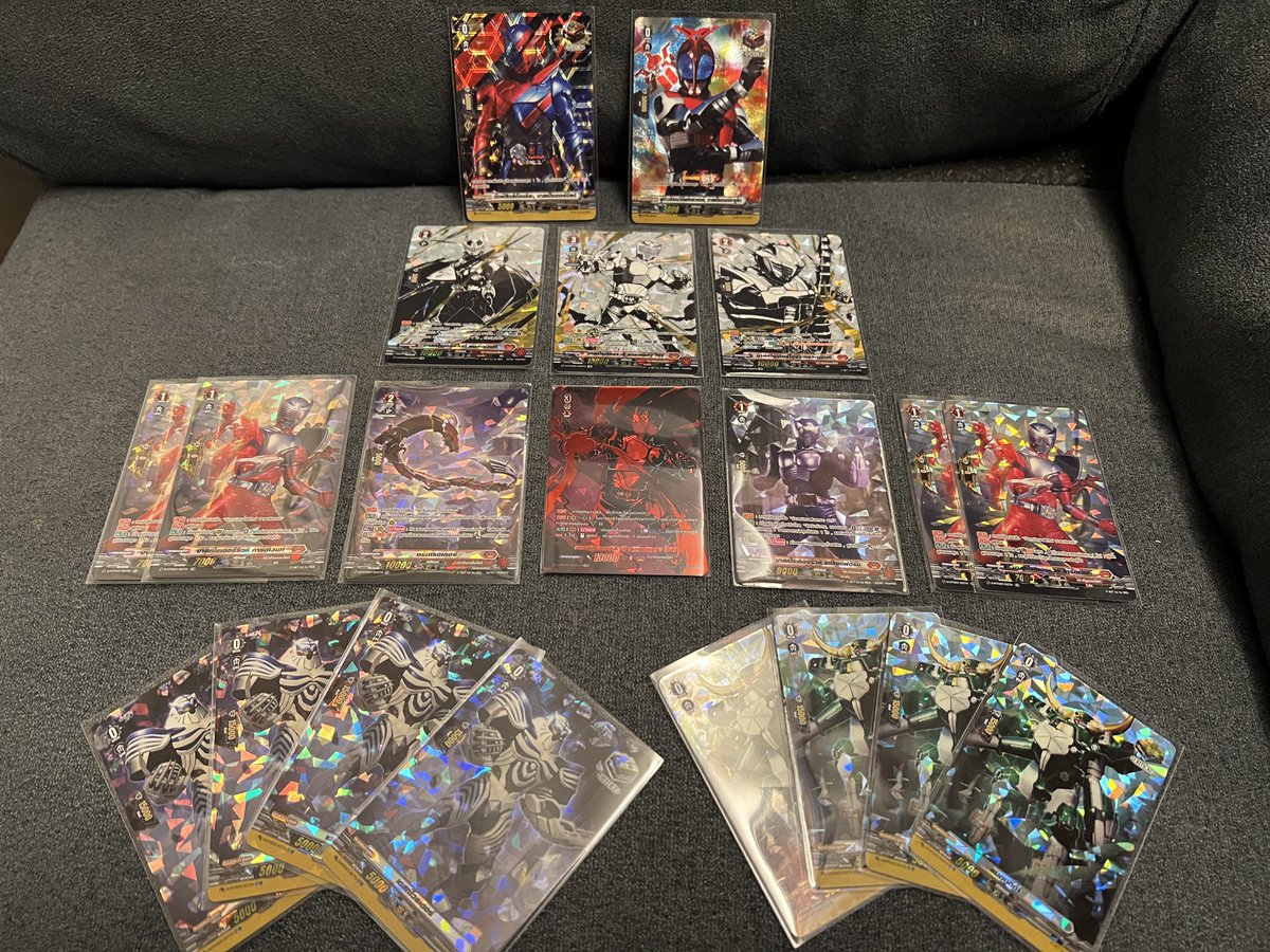 タイのヴァンガードの仮面ライダーコラボカードいっぱいゲットしました