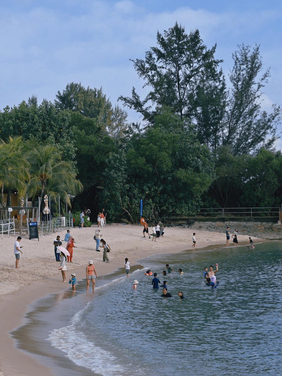 ChoiJi_a's tweet photo. Today I visited the Sentosa beach. It's a great place to relax and have drinks with friends in the evening, and even the rain can't stop people from swimming  #Beach #photography #Sentosa #dailylife #businessTrip #Singapore #scenery #해변 #사진촬영 #센토사 #일상 #출장 #싱가포르 https://t.co/UqNjeUgO7j