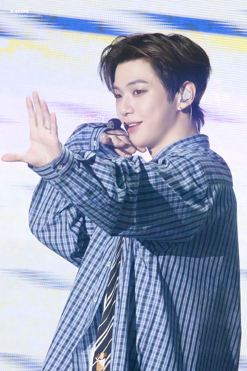 DanikScope's tweet image. 🐰

 - [HQ] 251214 KANGDANIEL FAN CONCERT [RUNWAY : WALK TO DANIEL] Day2 #강다니엘 #KANGDANIEL