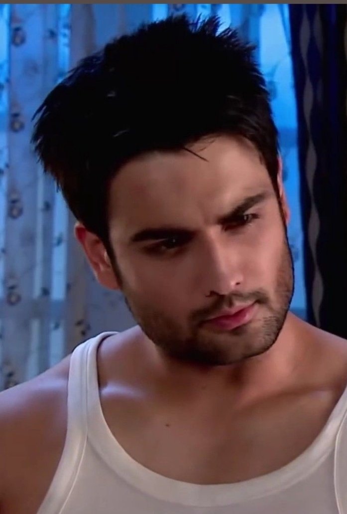 YMehrajuddin's tweet photo. Happy New year 🎊 @VivianDsena01 2026 ki shuruaat ek #AskVD session se ho jaye toh maza aa jaye 🫣😁💃🏻
#VivianDsena https://t.co/nk8ki0mVPC