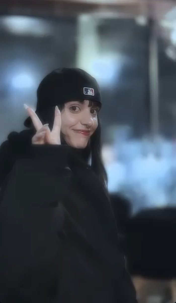 🚨نشر حداکثری:

#راضیه_خواهش نوجوانی که ۱۰ دی در یاسوج توسط نیروهای امنیتی با ضرب و شتم بازداشت شد.
او در حال حاضر در زندان یاسوج است.

#اعتراضات_سراسری