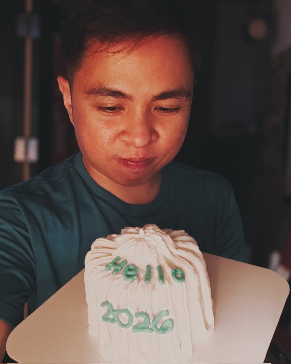 rowjie's tweet photo. Hello 2026! 🩵🎆 https://t.co/UmueiwWl8u