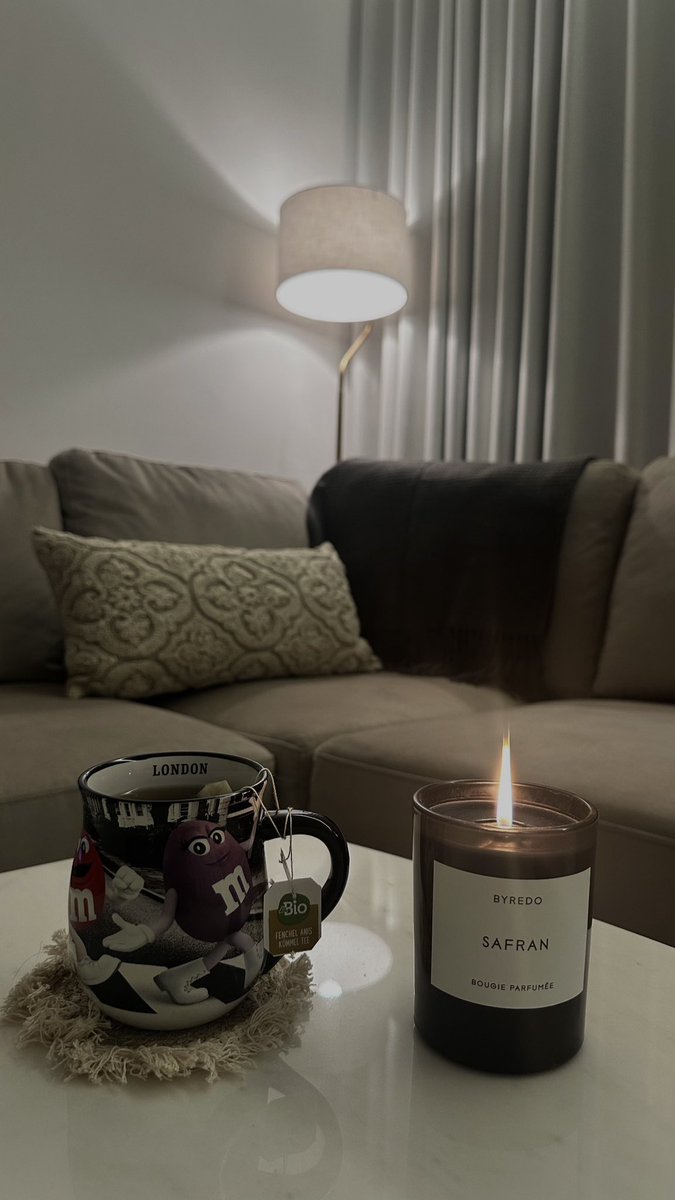 لم يكُن سوى حُلم، 
تجاوزَ يومًا ثقوب اليقظة و غادر♥️🕊️