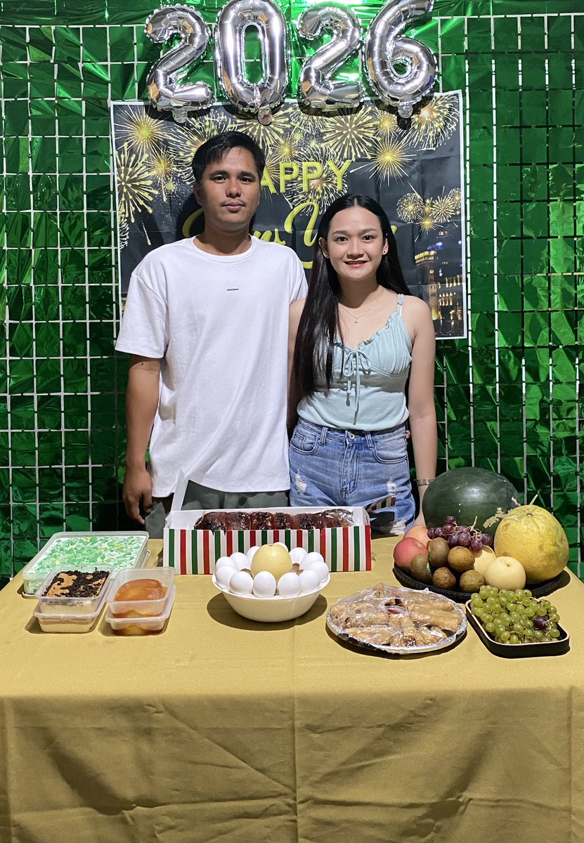 toriojsl's tweet photo. another year with the same person, i love you! 💓 https://t.co/KibwV7USa6