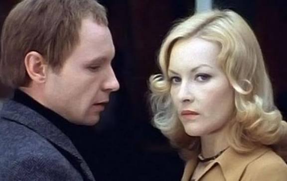 We wczorajszą sylwestrową noc upłynęło 50 lat od premiery filmu "Ironia losu" (premiera 31.12.1975) w reżyserii Eldara Riazanowa. 

W rolach głównych Barbara Brylska i Andriej Miagkow.