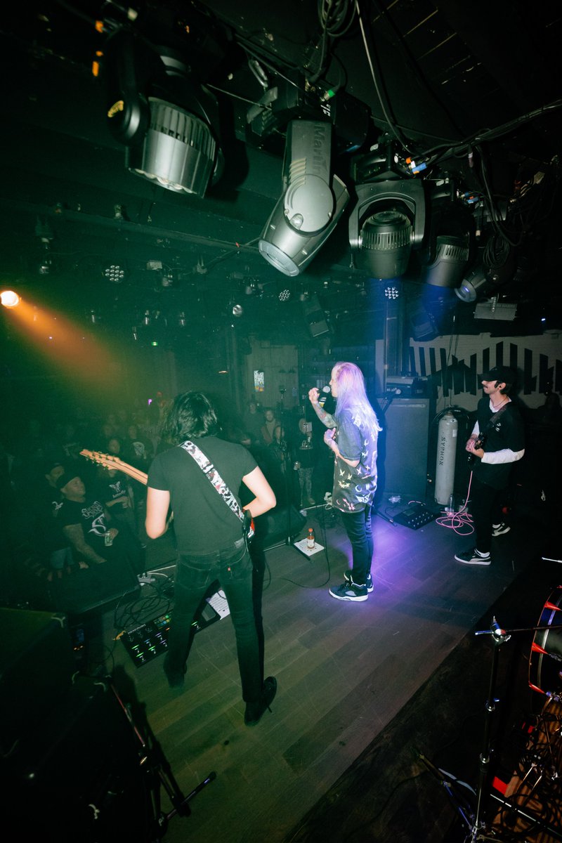 𝐃𝐢𝐞 𝐀𝐧𝐨𝐭𝐡𝐞𝐫 𝐃𝐚𝐲 tweet media