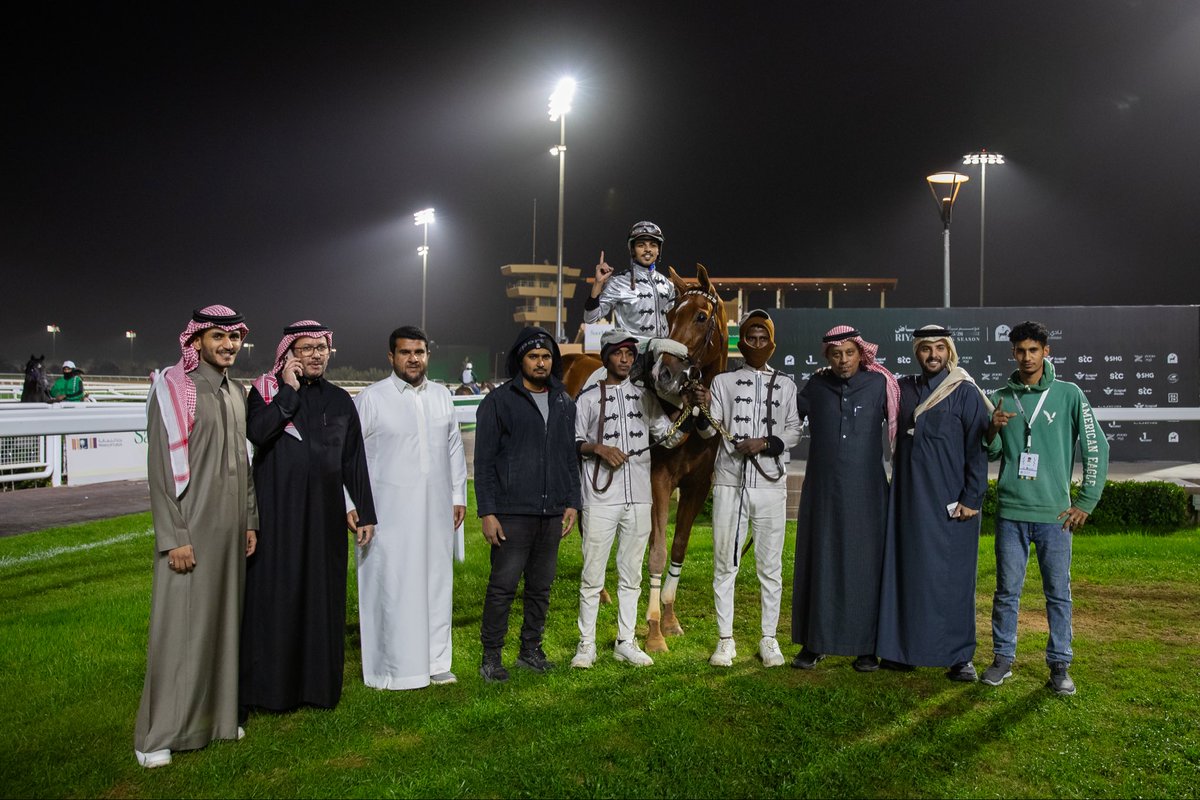 نتيجة الشوط الـ 9 الحفل ( 54 ) 

◻️الفائز : المزن لون 
◻️المالك : فيصل بن محمد الجضعي القحطاني
◻️المدرب : هادي غروي
◻️الخيال : نواف المضياني
◻️المسافة : 1600م

#نادي_سباقات_الخيل
#موسم_سباقات_الرياض