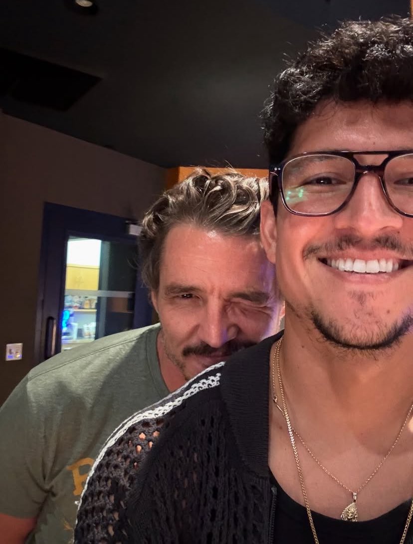 PedroPNation's tweet image. This is an old pic btw!! Taken on the same day as this photo with Danny Ramirez was taken, meaning it is more than likely related to De Noche rather than any other project