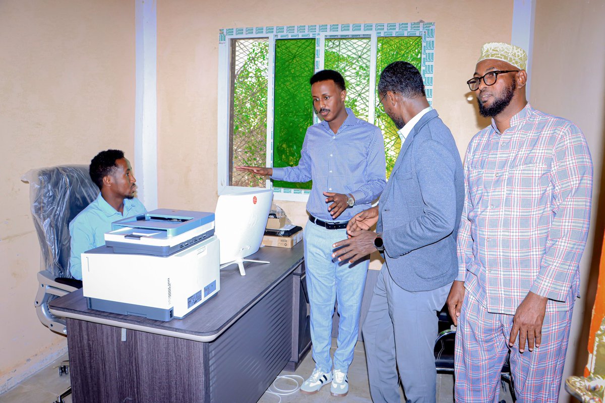hureyre2018's tweet image. the Ministry of Interior, Federal Affairs and Reconciliation of Galmudug officially handed over office equipment to the Adado District Administration to support the Social Affairs and Planning Departments.

#dowladkaab 
#Galmudug 
#Moifar 
#Adado