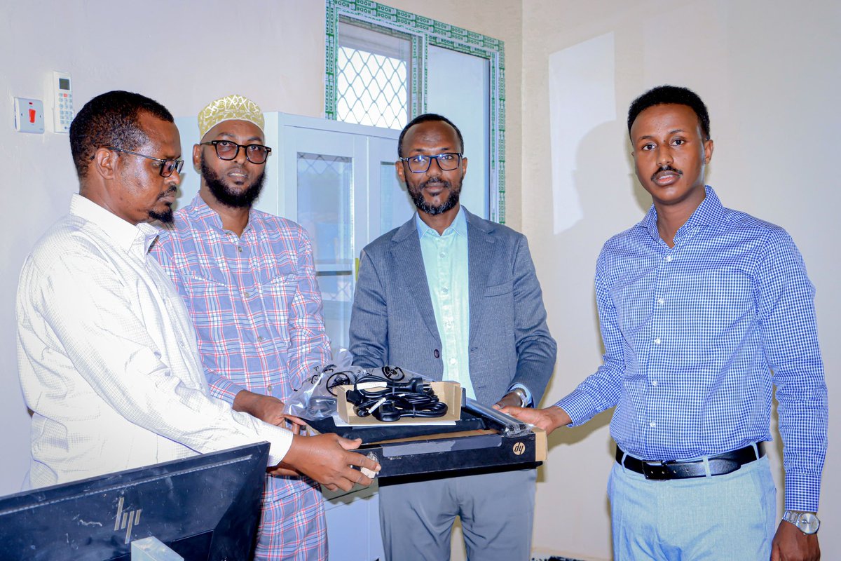 hureyre2018's tweet image. the Ministry of Interior, Federal Affairs and Reconciliation of Galmudug officially handed over office equipment to the Adado District Administration to support the Social Affairs and Planning Departments.

#dowladkaab 
#Galmudug 
#Moifar 
#Adado