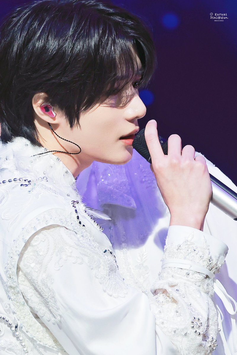 beomgyuhourly's tweet image. The way his in-ears have his iconic bear and in the color pink 🥺