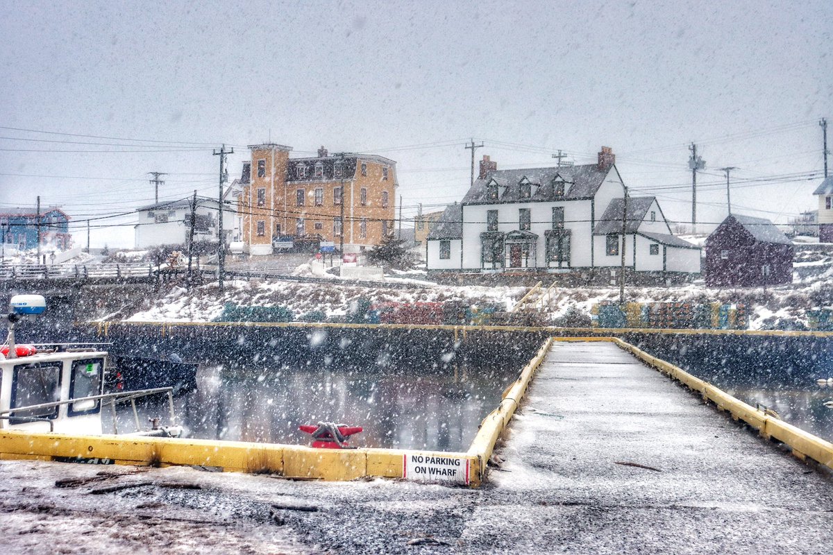 Big difference in a couple of days!
Photo on the left was Tuesday morning and the other is from this morning.
Last year vs. this year. 🤣

Bonavista, NL 

#ShareYourWeather