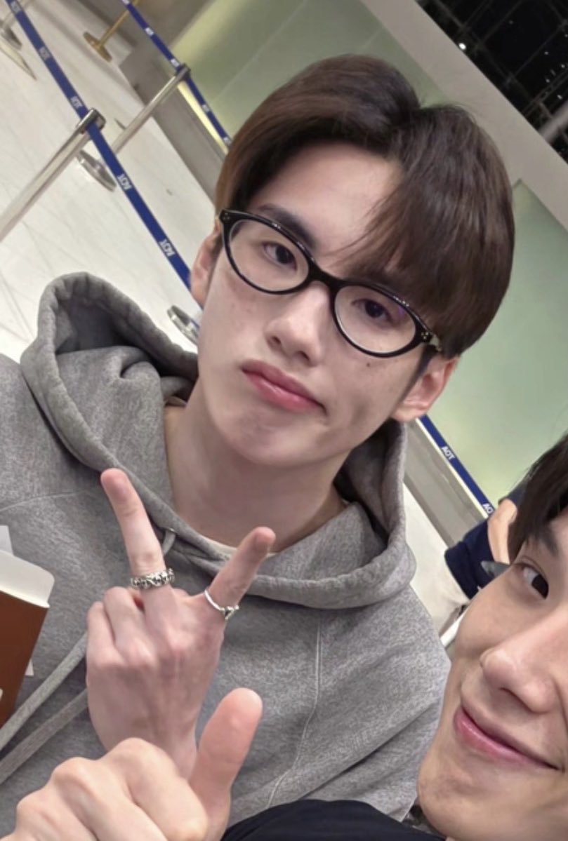 sleepyjaydesu's tweet image. ขาวอมชมพูเยย y——-y หมูน้อย ๆ ๆ ๆ