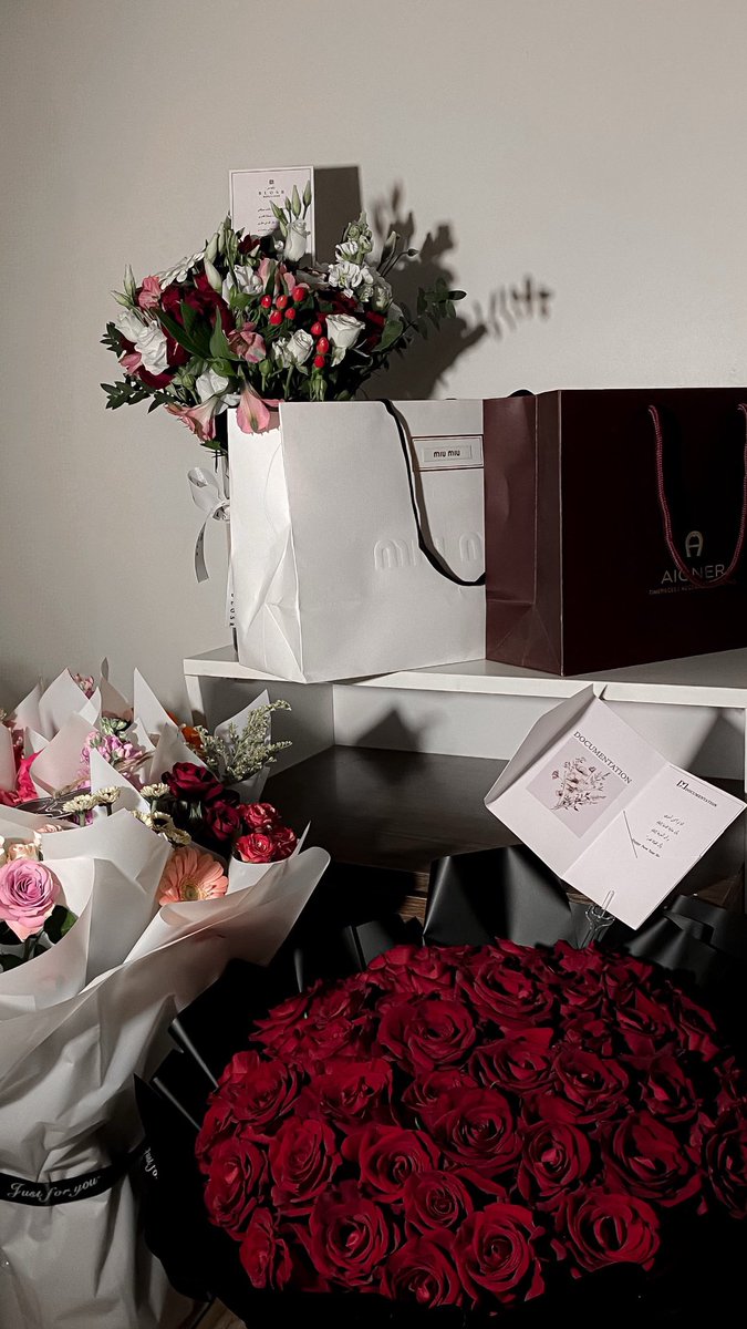 nnouuffe's tweet image. Happy new year —-