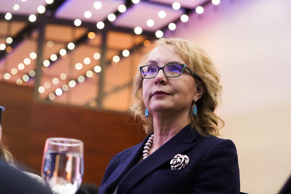 Gabrielle Giffords tweet media