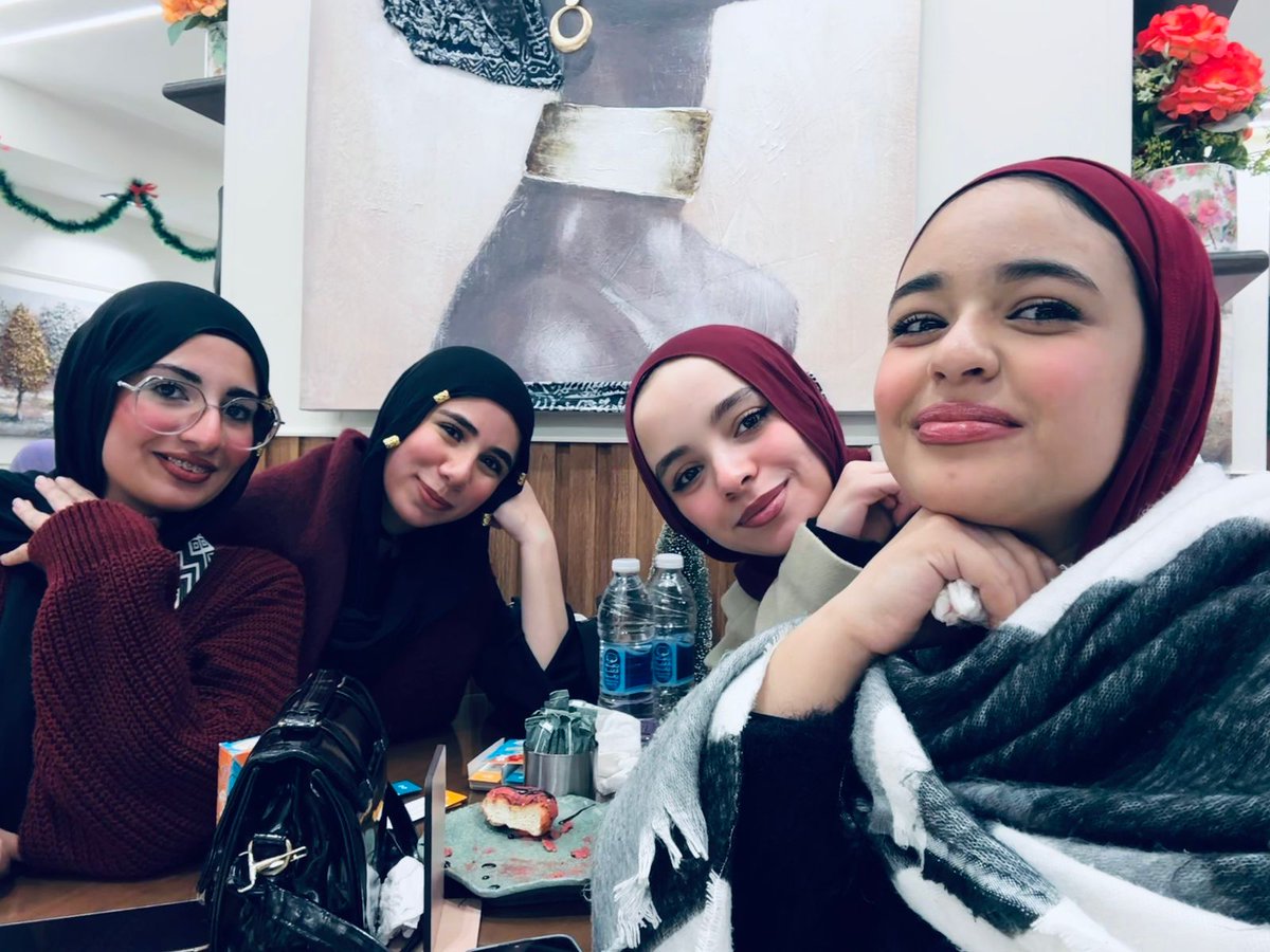 hourMahoud's tweet photo. Us again..♥️ https://t.co/Ey6r2WfFVq