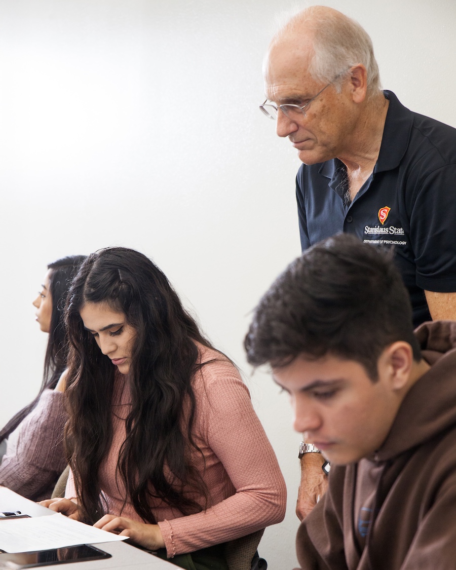 stan_state's tweet image. At #StanState, we know that strong mentors help Warriors rise. ❤️💛

This #NationalMentoringMonth, we’re celebrating the faculty, staff, alumni &amp;amp; peers who guide, encourage &amp;amp; inspire our students every day. Your impact shapes futures and strengthens our Warrior community. 🌟