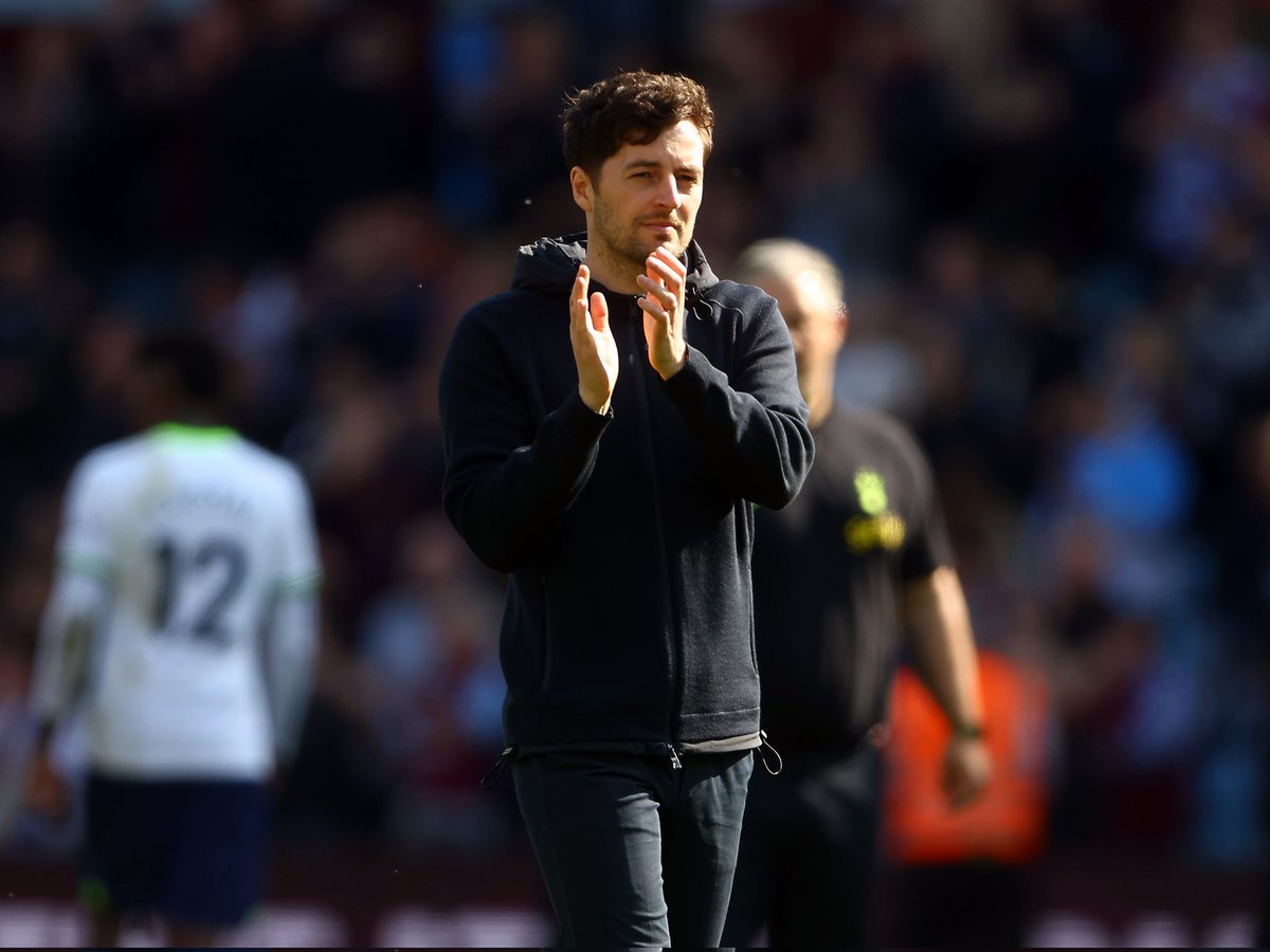 TheRainbowStand's tweet image. 9 consecutive away defeats. 

27 pts dropped.

The RM experiment has failed &amp;amp; theres no justification for him remaining in post.

Bilkuls refusal to abandon this plan is negligent and is pushing supporters further and further away from the club.

It’s genuinely shocking.

#wba