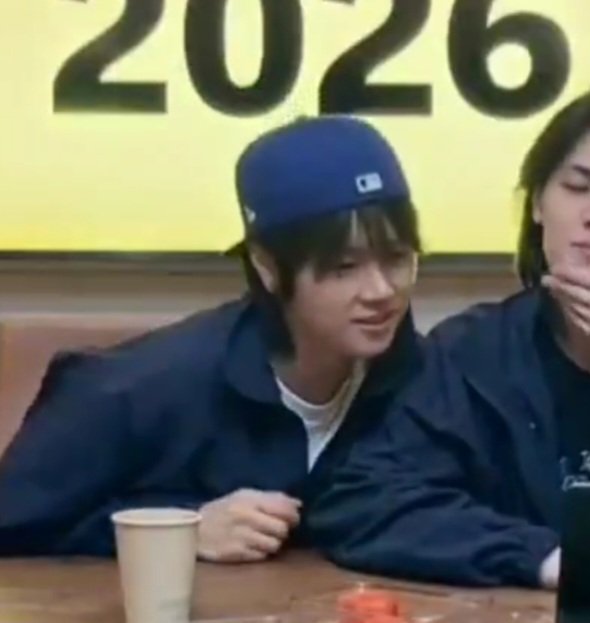 xdinarymango's tweet image. jungsu kinda giving lemon drop jongho here what if I'm insane