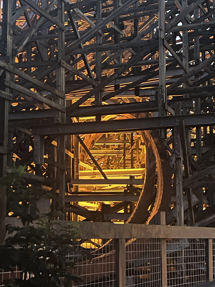 Messman30's tweet image. 1. Steel Vengeance: @cedarpoint Ohio. Best coaster experience of the year for us. First ride ever on it was at night, blew us away. Expected a lot and it was amazing still. Best ride in the park, and my second favorite coaster ever. Still behind Velocicoaster at IOA.