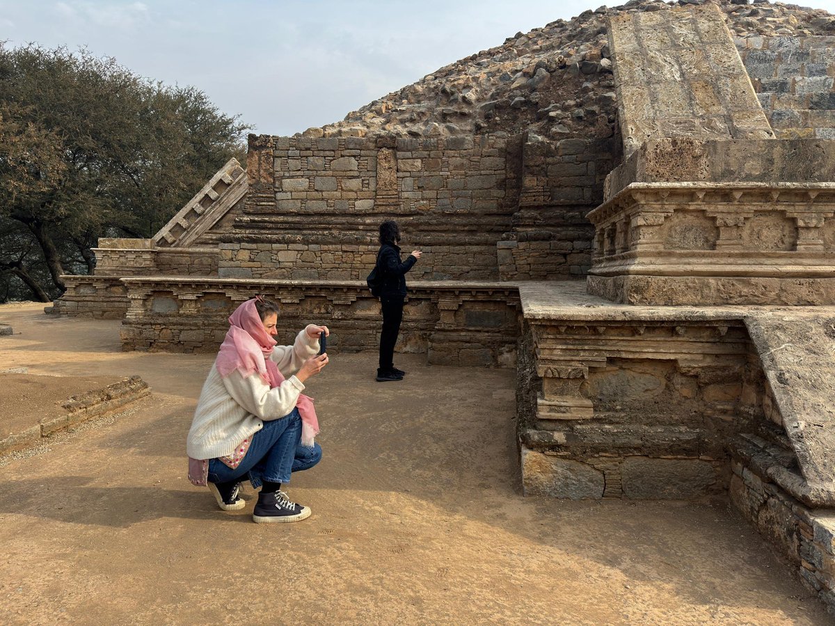 KPDOAMOfficial's tweet photo. Prof. Dr. Jessie Pons & Mr. Cristiano Moscatelli from Germany visited #Bhamala. They highly appreciated ongoing conservation efforts & emphasized the need for stronger academic engagement to promote rigorous research and nurture future archaeologists in the field. #KPArchaeology https://t.co/2bRRaLRtoZ