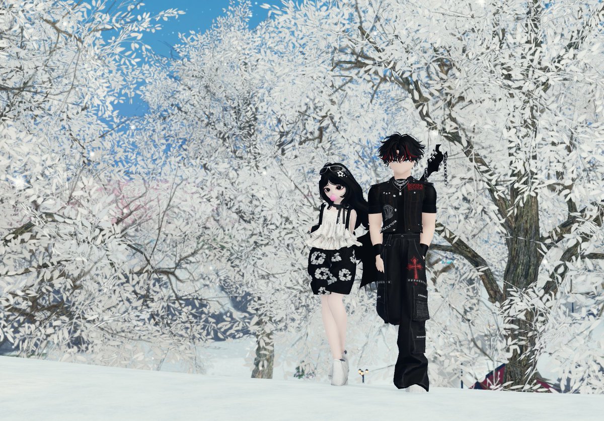 auerrods's tweet image. Going to 2026 with my sobat lama gw since 2020 yang lalu kembali banyak ngobrol lagi karna rosblok!! Thank you for being my bestfriend since day 1 yh 🥺🦍 semoga banyak hal-hal baik yang datang sama kita di tahun depan. SHOOO GRATEFUL TO HAVE YOU STILL. Happy new year! 😋