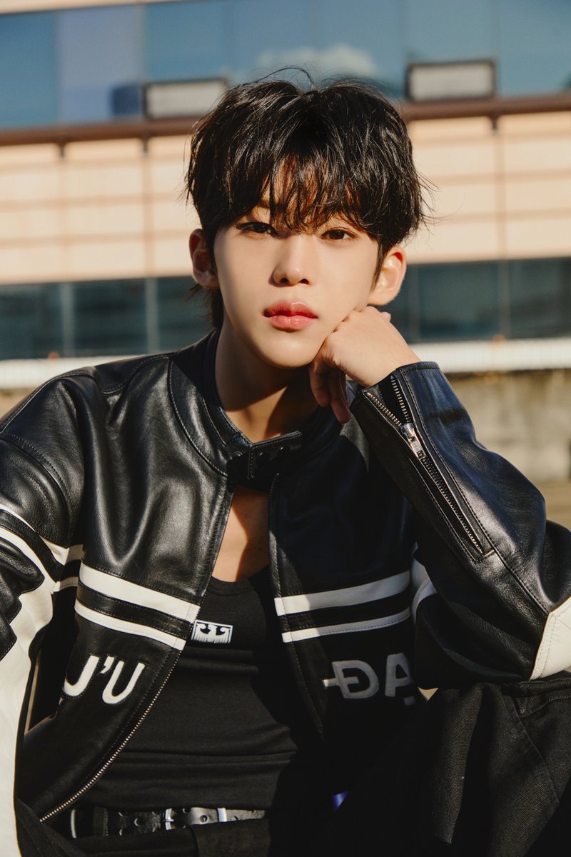 idntt_cosmo's tweet image. idntt &amp;lt;yesweare&amp;gt;
Concept Photo Street Boy B ver.

id1 kimdohun

2026.01.05 6PM KST

#idntt #아이덴티티 #アイデンティティ
#unevermet
#김도훈 #kimdohun