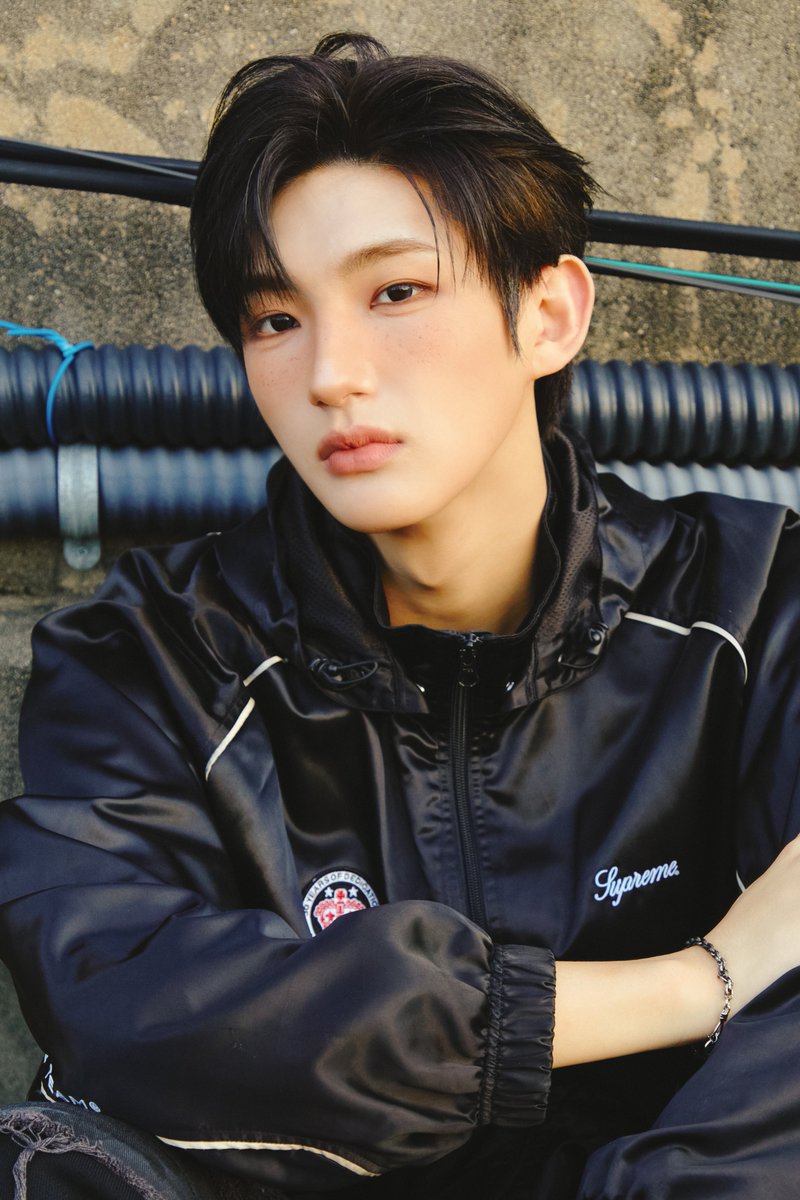 idntt_cosmo's tweet image. idntt &amp;lt;yesweare&amp;gt;
Concept Photo Street Boy B ver.

id2 kimheeju

2026.01.05 6PM KST

#idntt #아이덴티티 #アイデンティティ
#unevermet
#김희주 #kimheeju