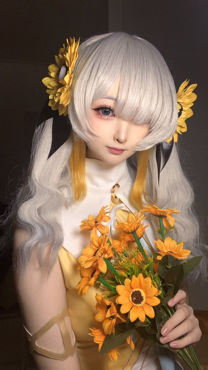 • 𝒮𝓊𝓃𝒻𝓁𝓸𝓌𝓮𝓇° 

#神椿変身部 #ヰ世界情緒美術部