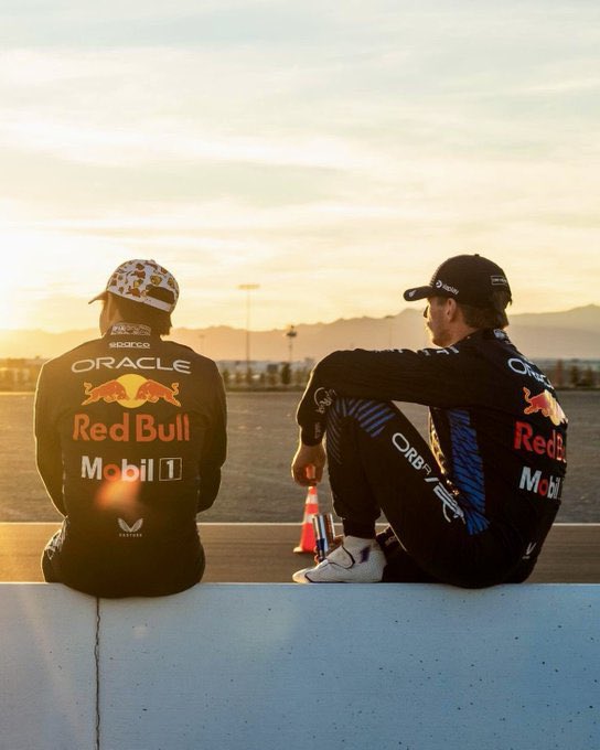 🖤💙Trisha💙🖤 (@mrsaquaman187) on Twitter photo 