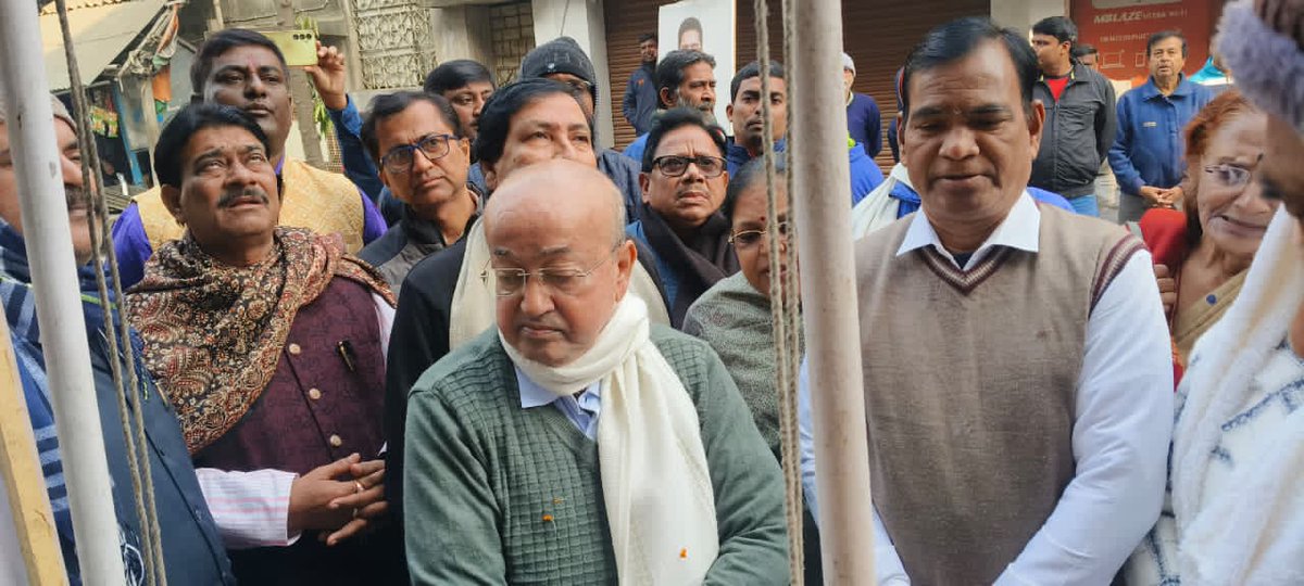 DebuTuduTMC's tweet image. On this day,AITC was founded by Hon'ble Smt #Mamata #Banerjee on 1st January in 1998. The 28th TMC Foundation Day,our Senior leader and district President  Shri #Rabindranath #Chatterjee hoisted the party flag at the party office in Purba Bardhaman today.