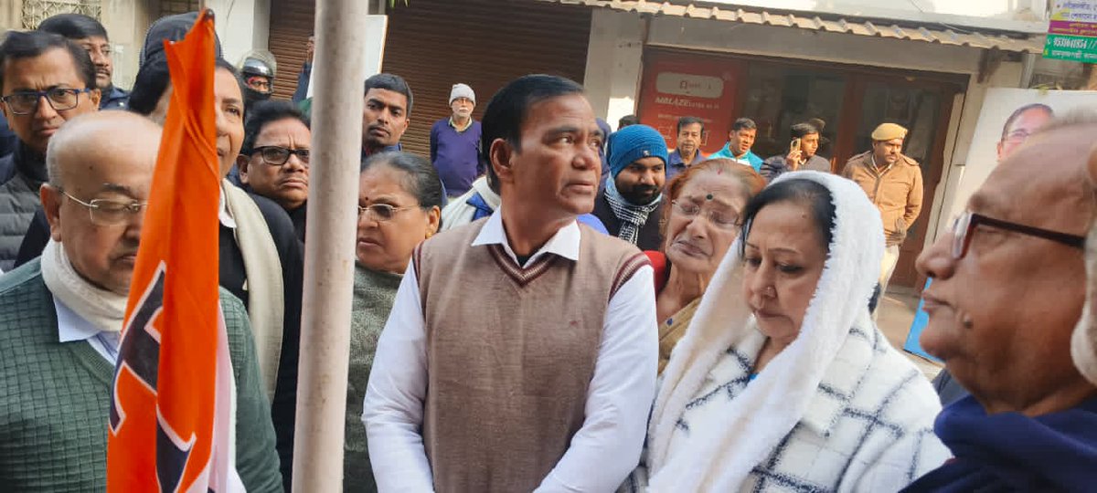 DebuTuduTMC's tweet image. On this day,AITC was founded by Hon'ble Smt #Mamata #Banerjee on 1st January in 1998. The 28th TMC Foundation Day,our Senior leader and district President  Shri #Rabindranath #Chatterjee hoisted the party flag at the party office in Purba Bardhaman today.