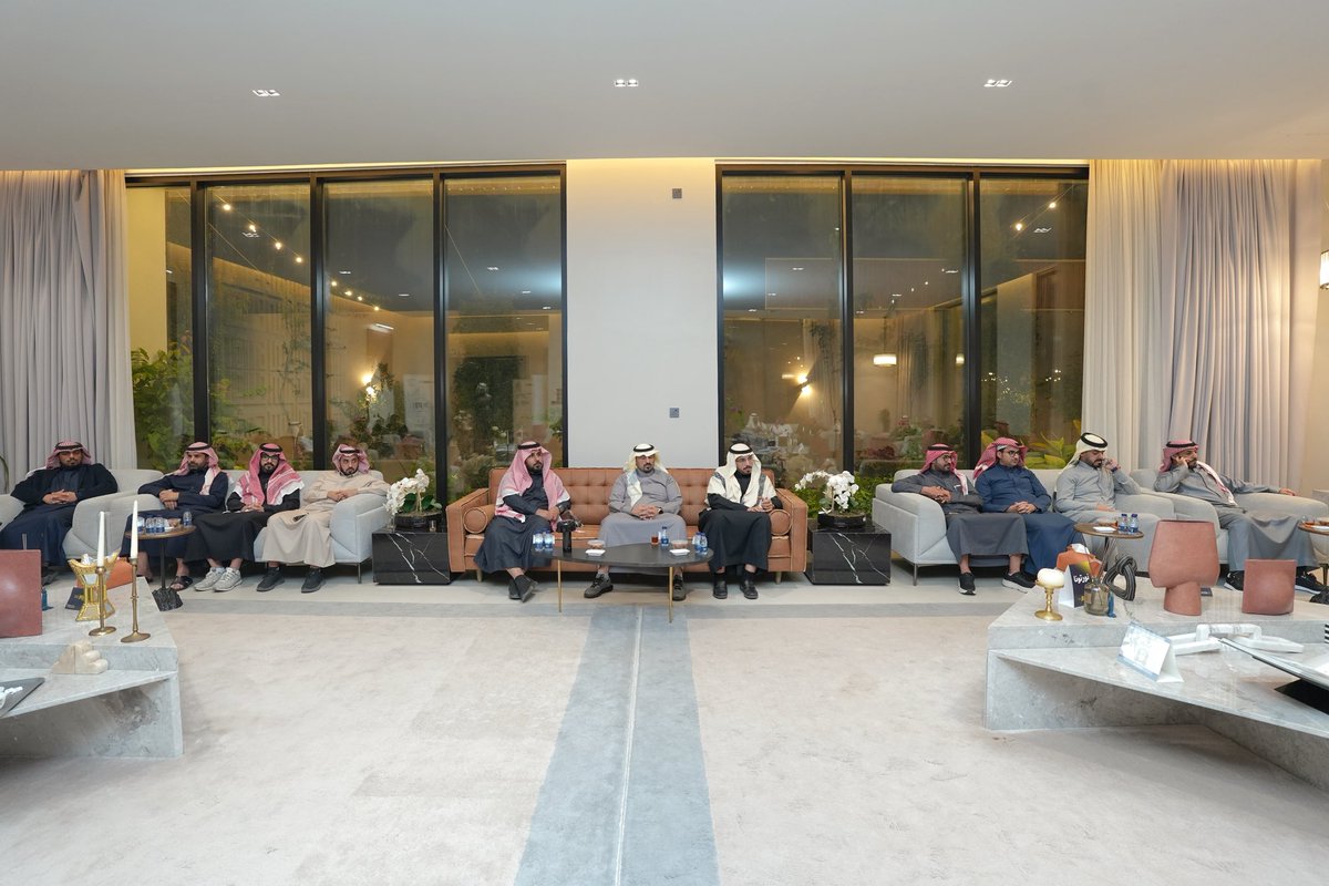 جانب من لقاء الفرص والتحديات في الاستثمار الجريء
والذي استضاف فيه المجلس الأستاذ فارس الراشد <a href="/FarisIRH/">فارس الراشد</a> ، وذلك مساء امس الأربعاء بحضور نخبة من رواد الأعمال بالمنطقة، وبرعاية شركة فانوس للإنارة <a href="/Fanos_sa/">فانوس للإنارة 💡</a>