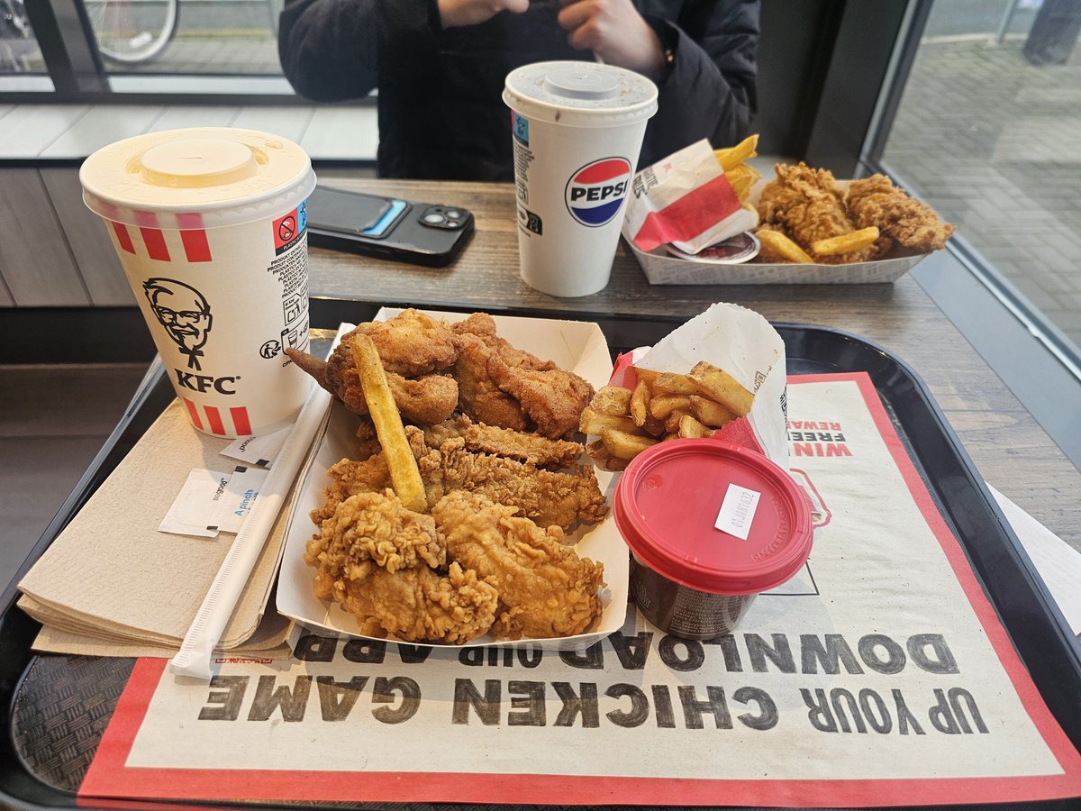 andygal1's tweet image. Away day scran 🤣🤣🤣🤣 #bwfc