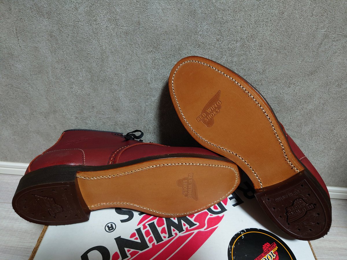 south_redwinger's tweet photo. レッドウィング
120周年？
121周年？

の年に
100周年記念モデルを
買ってくる ひねくれ者

倉庫に眠ってたらしい
やっぱ足で探すもんやな

￥60,000なり

いいスタートがきれました♪

#レッドウィング https://t.co/ua8k85mp7z