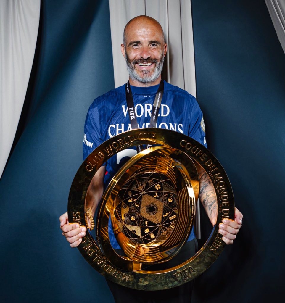 centregoals's tweet image. 🚨🚨| Since winning the Champions League in 2021, Chelsea have appointed 𝐒𝐄𝐕𝐄𝐍 managers, including interims. 😳🔵